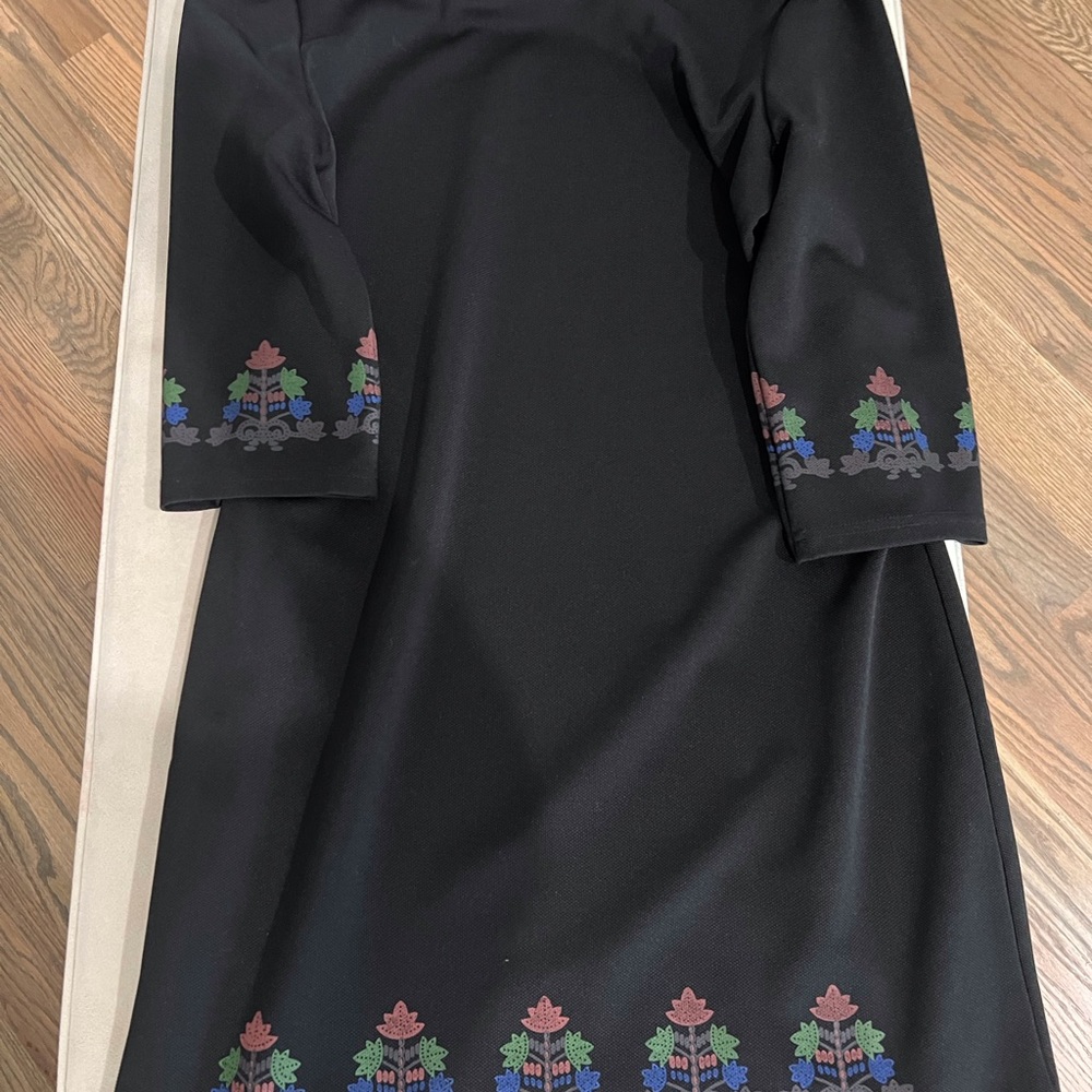 Dress - Picture 3 of 3